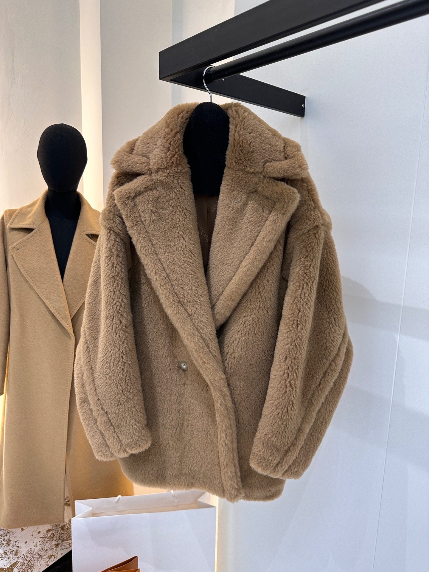 Manteau court en fourrure d'ou - Wool Coat Peacoat avis et prix